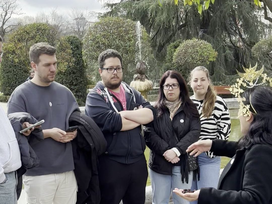 From 1 person, as a couple or a group | RETIRO GARDENS